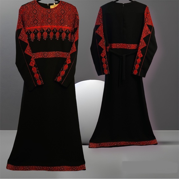 Red and Black embroidery Jordanian traditional dress/thobe - Picture 2 of 6